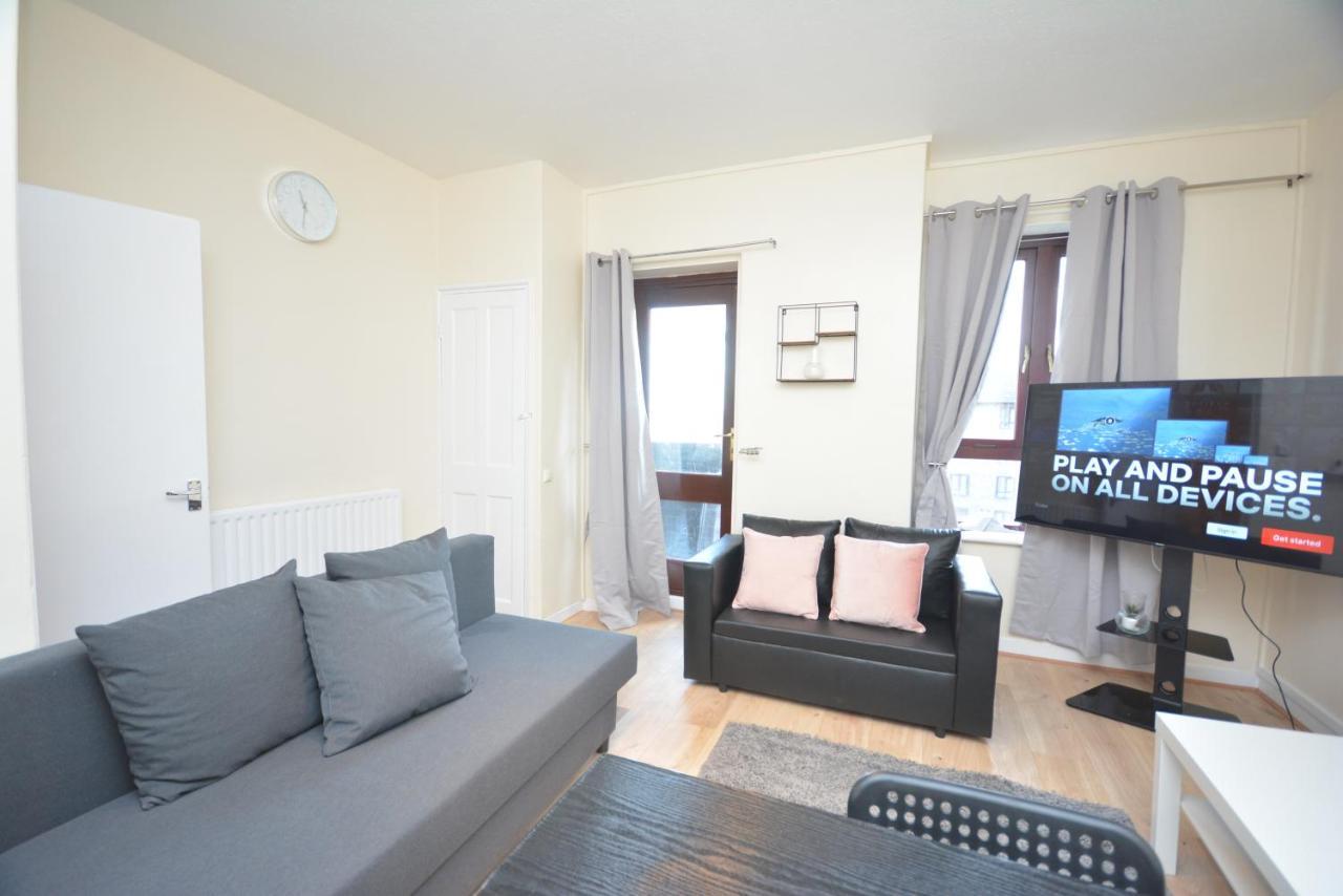 Lovely 4 Bedroom Apartment Close To The City Walking Distance From The Rivere View 런던 외부 사진